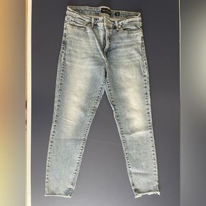 Women’s jeans from Lucky Brand. Size 10/30 ankle jeans. Light/med watch